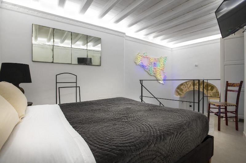 Palazzo Natoli Boutique Hotel 4*